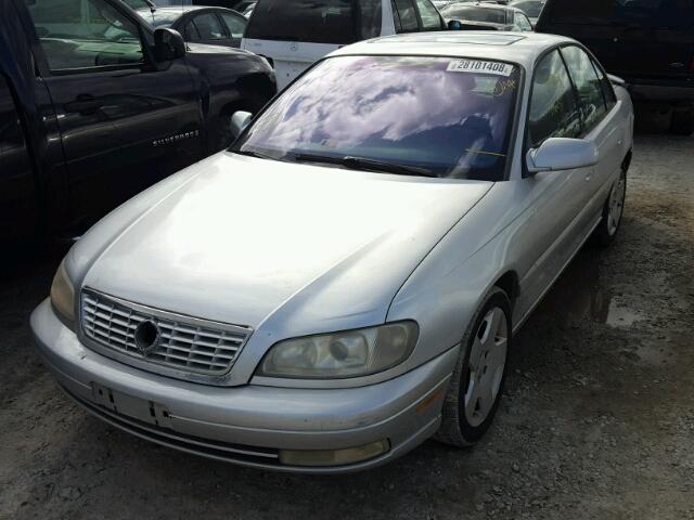 W06VR54R11R066363 - 2001 CADILLAC CATERA BAS SILVER photo 2