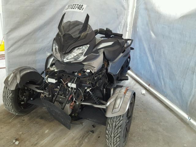 2BXNCBC14DV002401 - 2013 CAN-AM SPYDER ROA GRAY photo 2