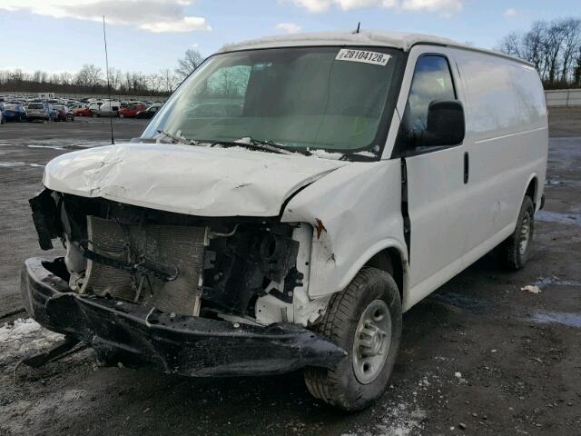 1GCWGFFF6F1251001 - 2015 CHEVROLET EXPRESS G2 WHITE photo 2