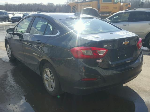 1G1BE5SM6H7133929 - 2017 CHEVROLET CRUZE LT GREEN photo 3