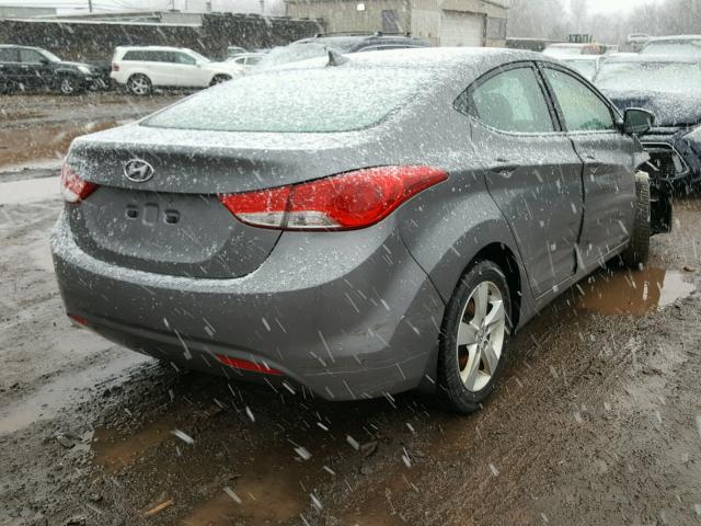 5NPDH4AE6DH272993 - 2013 HYUNDAI ELANTRA GL GRAY photo 4