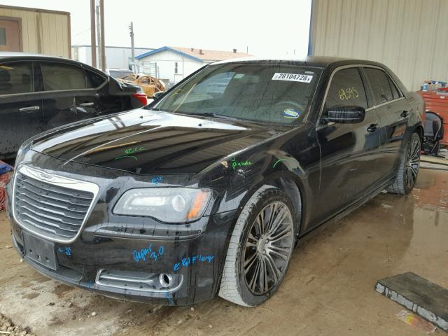 2C3CCABG4CH115418 - 2012 CHRYSLER 300 V6 BLACK photo 2