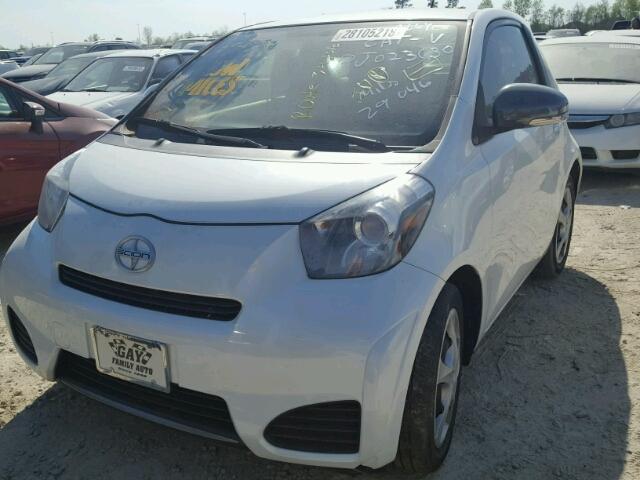 JTNJJXB0XDJ023630 - 2013 TOYOTA SCION IQ WHITE photo 2