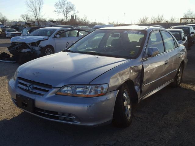 1HGCG56671A120327 - 2001 HONDA ACCORD EX SILVER photo 2