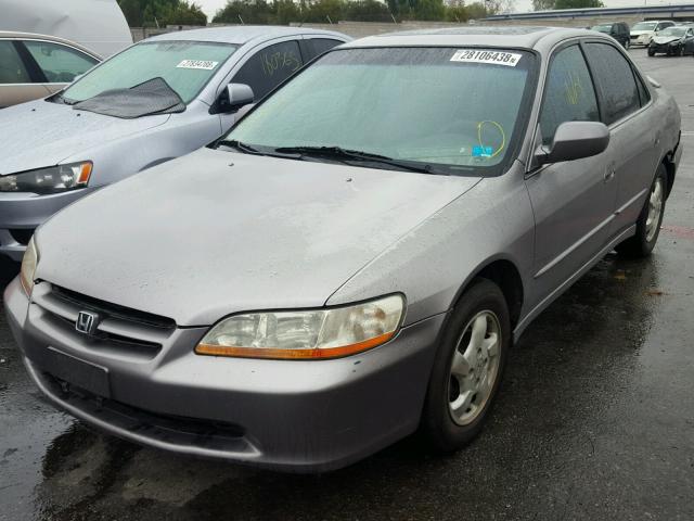 1HGCG6678YA087198 - 2000 HONDA ACCORD EX GRAY photo 2