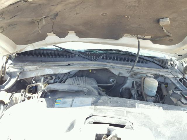 1GBHC24U12E104817 - 2002 CHEVROLET SILVERADO WHITE photo 7