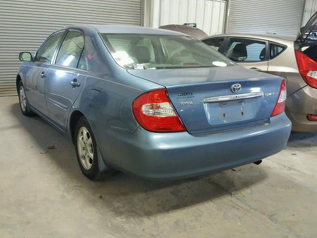 4T1BE32K52U532524 - 2002 TOYOTA CAMRY LE BLUE photo 3