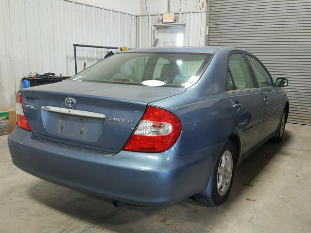 4T1BE32K52U532524 - 2002 TOYOTA CAMRY LE BLUE photo 4