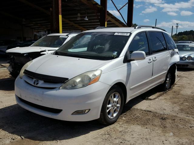 5TDZA22C56S411049 - 2006 TOYOTA SIENNA XLE WHITE photo 2