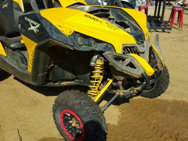 3JBPWAP22FJ000327 - 2015 CAN-AM MAVERICK 1 YELLOW photo 16