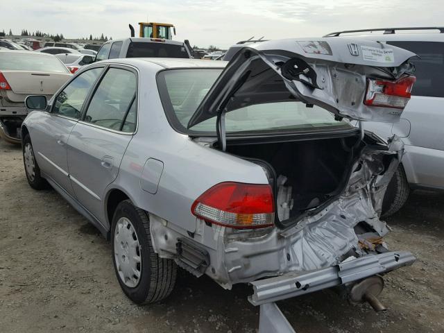 JHMCG66551C014568 - 2001 HONDA ACCORD LX SILVER photo 3