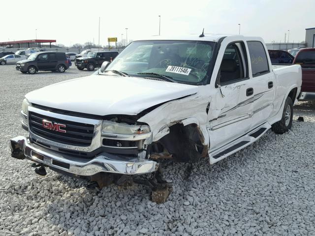 1GTHC23G24F188750 - 2004 GMC SIERRA C25 WHITE photo 2