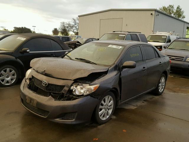 1NXBU40E29Z008831 - 2009 TOYOTA COROLLA BA GRAY photo 2