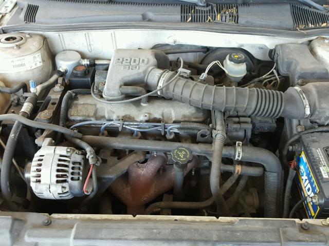 1G1JC524217368979 - 2001 CHEVROLET CAVALIER B WHITE photo 7