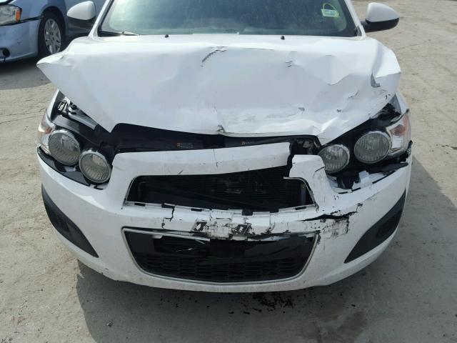 1G1JA6SH6E4196445 - 2014 CHEVROLET SONIC LS 白色 照片 9