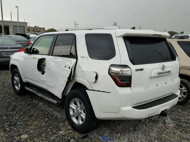 JTEBU5JR8F5259592 - 2015 TOYOTA 4RUNNER SR WHITE photo 3