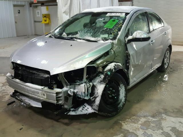 1G1JA5SG9D4217398 - 2013 CHEVROLET SONIC LS Gümüş foto 2