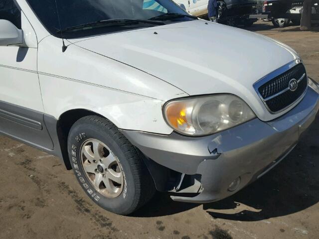 KNDUP131446575812 - 2004 KIA SEDONA EX WHITE photo 9