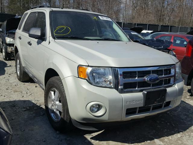 1FMCU03739KC99796 - 2009 FORD ESCAPE XLT SILVER photo 1