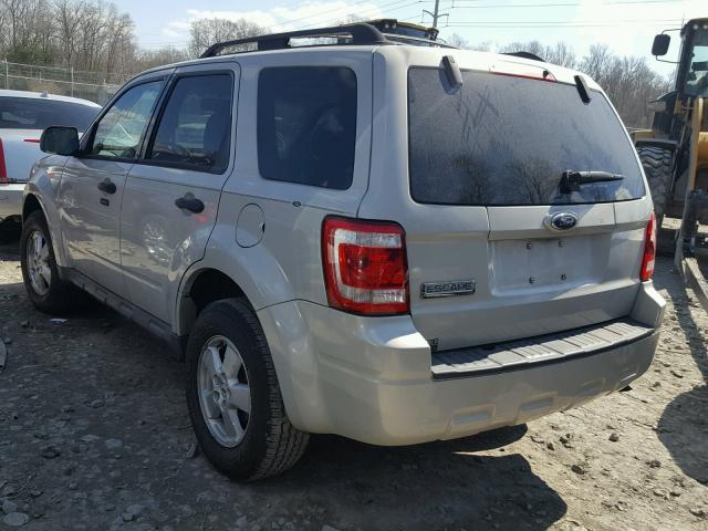 1FMCU03739KC99796 - 2009 FORD ESCAPE XLT SILVER photo 3