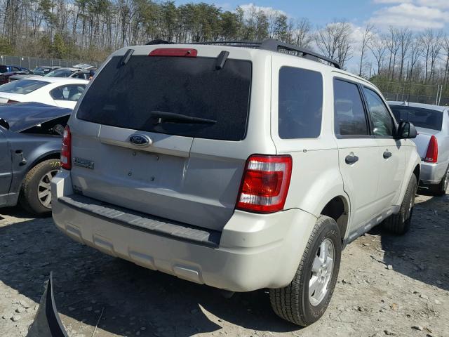 1FMCU03739KC99796 - 2009 FORD ESCAPE XLT SILVER photo 4