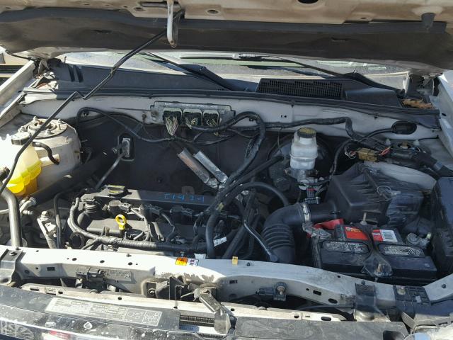 1FMCU03739KC99796 - 2009 FORD ESCAPE XLT SILVER photo 7