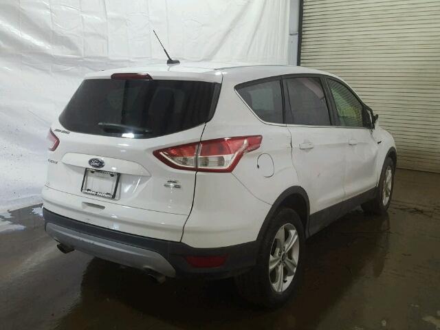 1FMCU9GXXFUB23424 - 2015 FORD ESCAPE SE WHITE photo 4