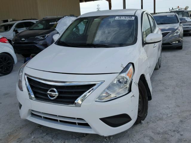 3N1CN7AP7GL908416 - 2016 NISSAN VERSA S WHITE photo 2