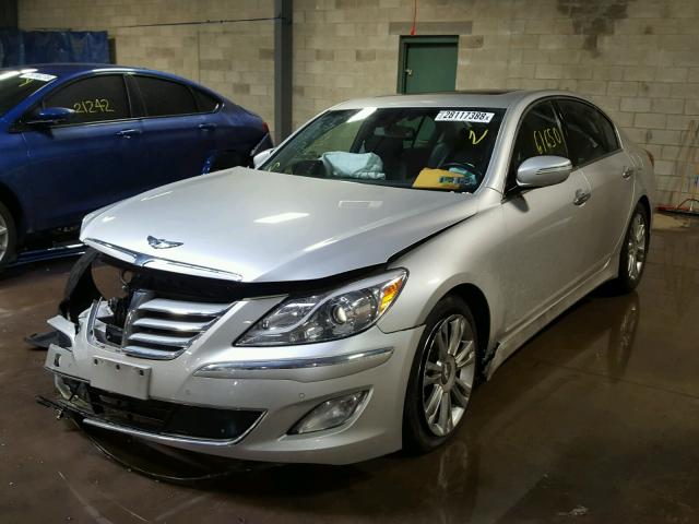 KMHGC4DD4DU232668 - 2013 HYUNDAI GENESIS 3. SILVER photo 2