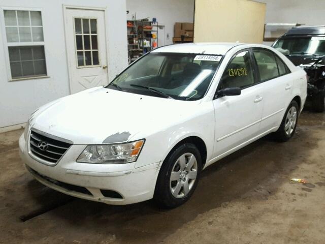 5NPET46F09H550069 - 2009 HYUNDAI SONATA GLS WHITE photo 2