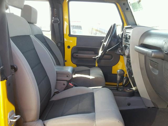 1J4FA24118L555792 - 2008 JEEP WRANGLER X YELLOW photo 5