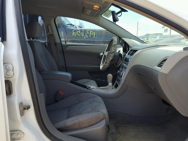 1G1ZG57B794224436 - 2009 CHEVROLET MALIBU LS თეთრი ფოტო 5