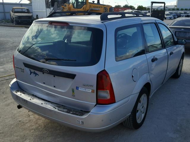 1FAFP36N16W109976 - 2006 FORD FOCUS ZXW SILVER photo 4