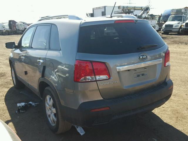 5XYKT4A24DG396957 - 2013 KIA SORENTO LX GRAY photo 3