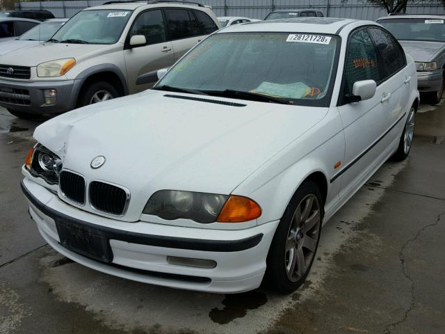 WBAAV33421FU87476 - 2001 BMW 325 I WHITE photo 2