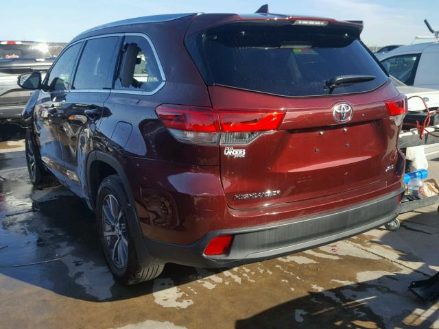 5TDKZRFH4HS216815 - 2017 TOYOTA HIGHLANDER MAROON photo 3