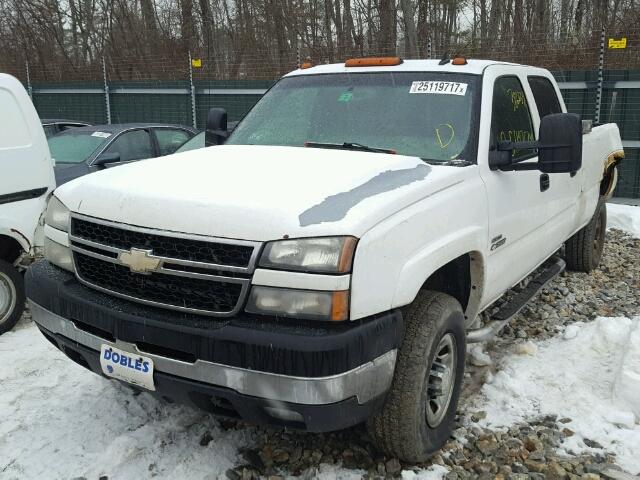 1GCHK33D76F244537 - 2006 CHEVROLET SILVERADO WHITE photo 2