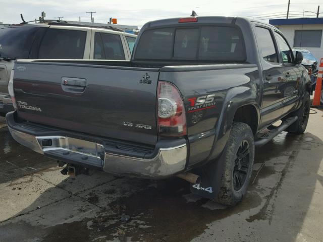 5TFLU4EN4FX120588 - 2015 TOYOTA TACOMA DOU GRAY photo 4