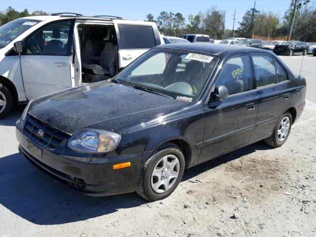 KMHCG45C84U509119 - 2004 HYUNDAI ACCENT GL BLACK photo 2