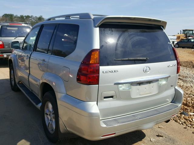 JTJBT20X250069432 - 2005 LEXUS GX 470 SILVER photo 3