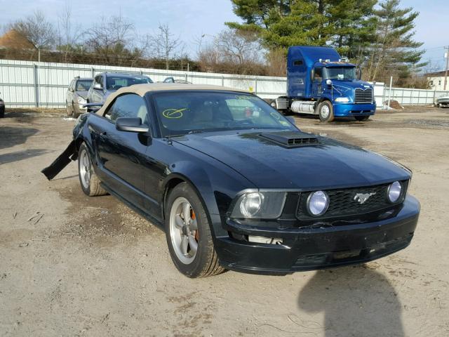 1ZVFT85HX55236337 - 2005 FORD MUSTANG GT BLACK photo 1