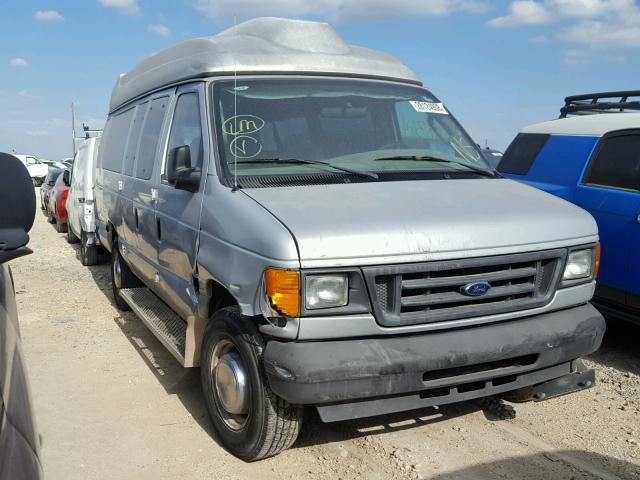 1FBSS31S75HA25396 - 2005 FORD ECONOLINE SILVER photo 1