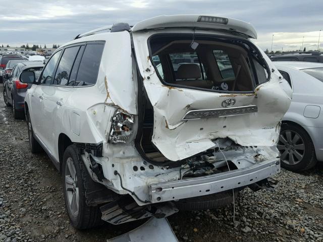 5TDDK3EH1DS257425 - 2013 TOYOTA HIGHLANDER WHITE photo 3