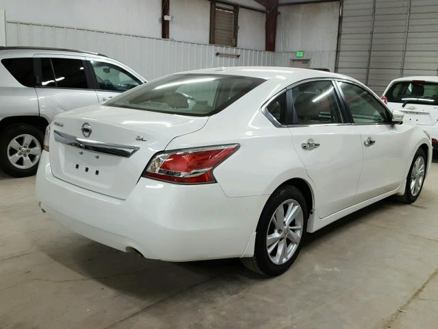 1N4AL3AP6FN870636 - 2015 NISSAN ALTIMA 2.5 WHITE photo 4