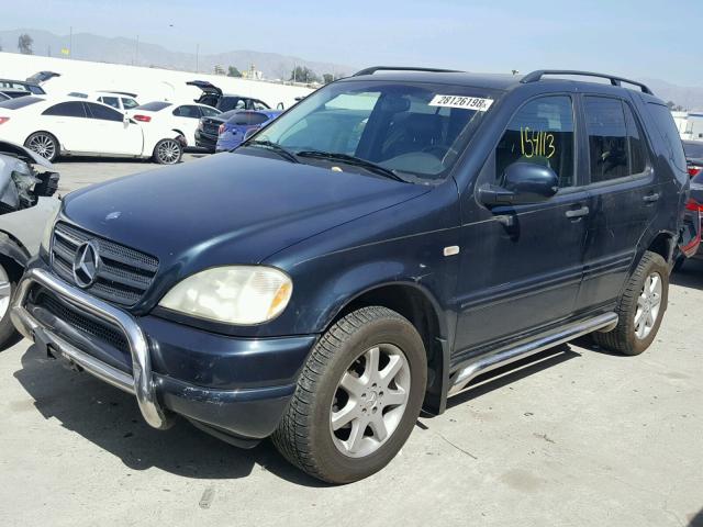 4JGAB72E4XA076188 - 1999 MERCEDES-BENZ ML 430 BLUE photo 2