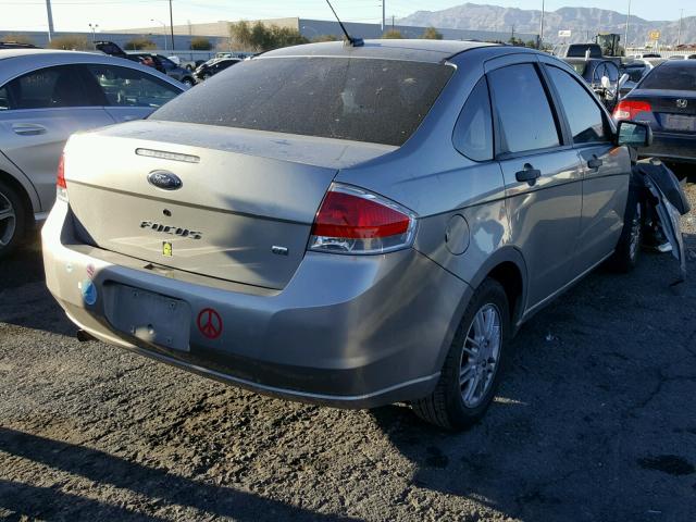 1FAHP35N28W222140 - 2008 FORD FOCUS SE GRAY photo 4