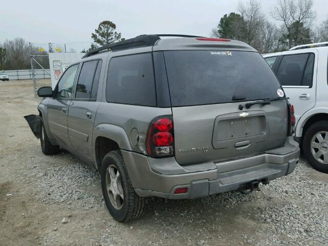 1GNET16S756133135 - 2005 CHEVROLET TRAILBLAZE GRAY photo 3