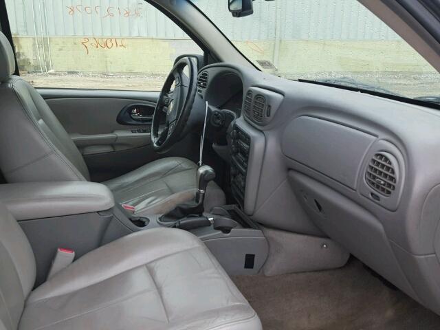 1GNET16S756133135 - 2005 CHEVROLET TRAILBLAZE GRAY photo 5