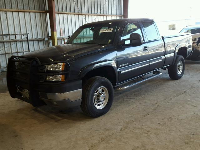 1GCHC29U85E185310 - 2005 CHEVROLET SILVERADO GRAY photo 2