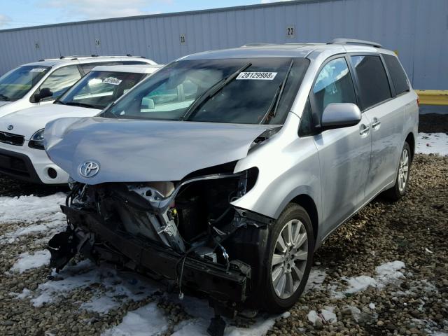 5TDDK3DC5FS117824 - 2015 TOYOTA SIENNA XLE SILVER photo 2